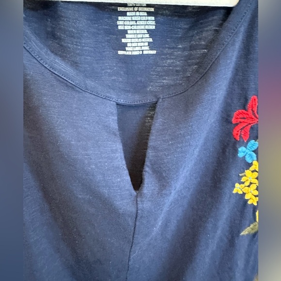 ❤️ St John’s Bay Embroidered Navy Cold Shoulder Top Large NWT 100% Cotton - Picture 4 of 5